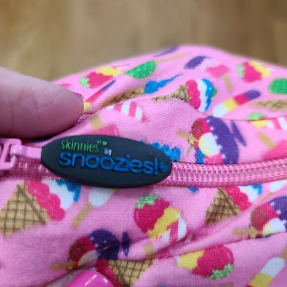 Skinnies by Snoozies Travel Slippers! Small - Picture 5 of 5